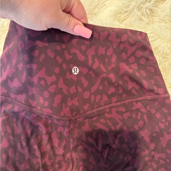 Lululemon women's leggings burgundy, cheetah size 4 high-rise - Picture 2 of 3